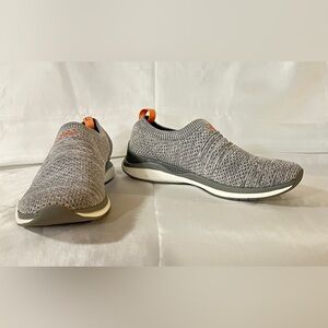 Kuru Stride Women’s Slip-on sneaker